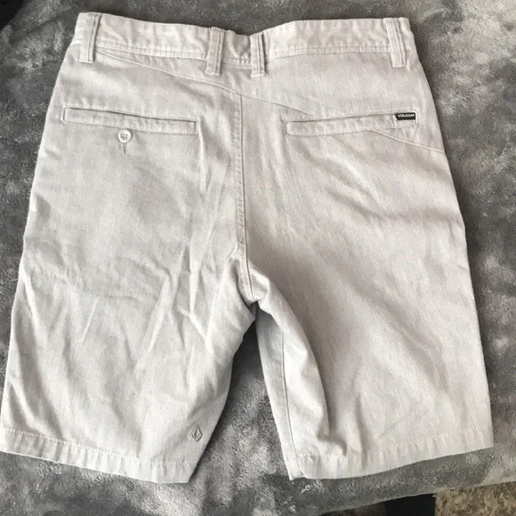 Volcom Shorts - Picture 2 of 3